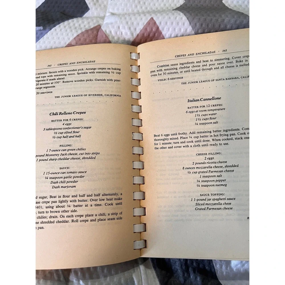The Western Junior League Cookbook 1981‎ First Edition Ann Seranne Spiral Bound